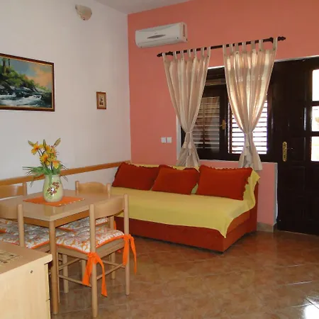 Casa de hóspedes Jedinica 2